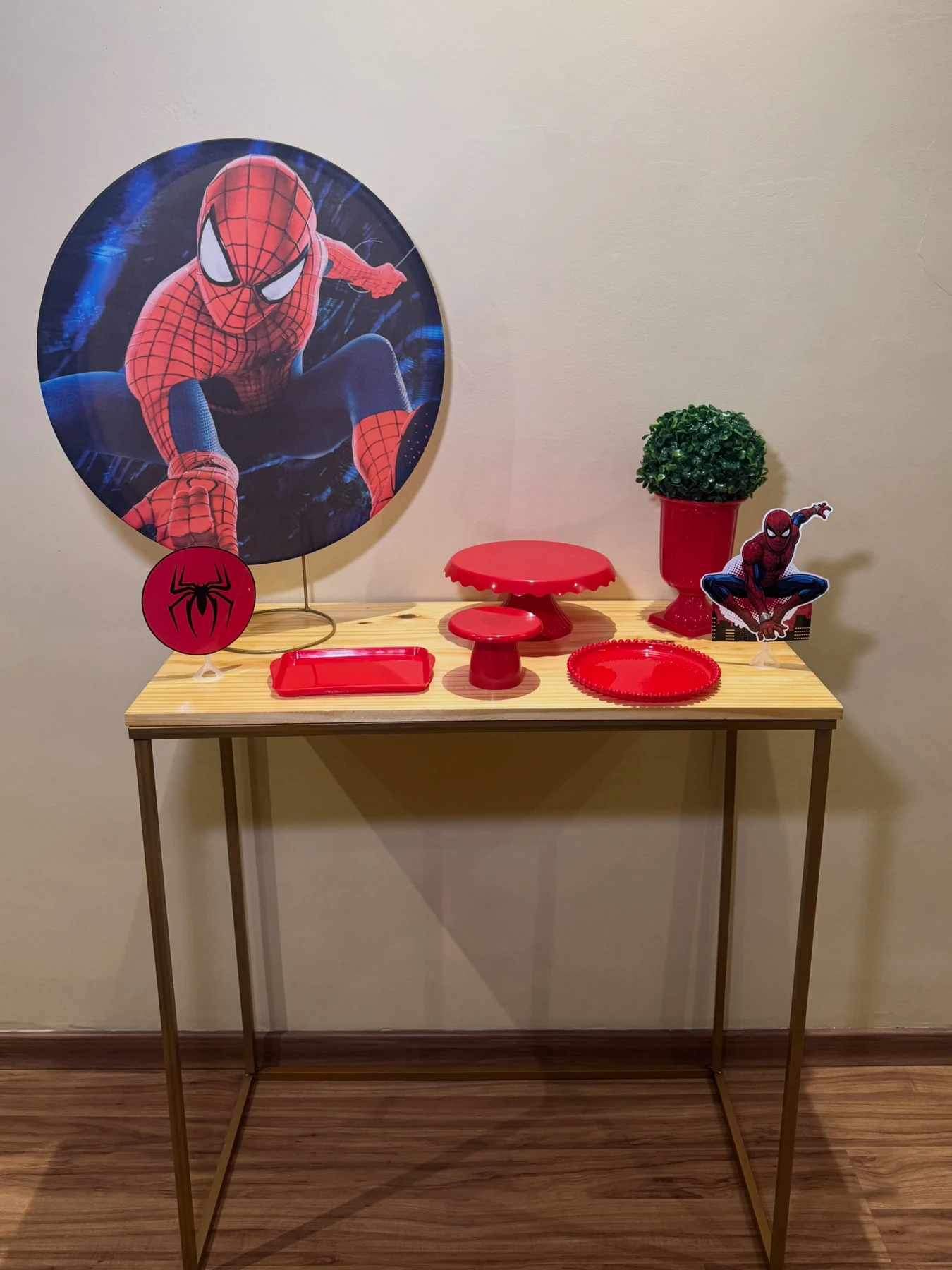 Detalhe de uma composição de mesa publicada pela Que Festa Bia.